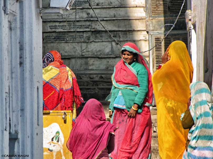 sari women india