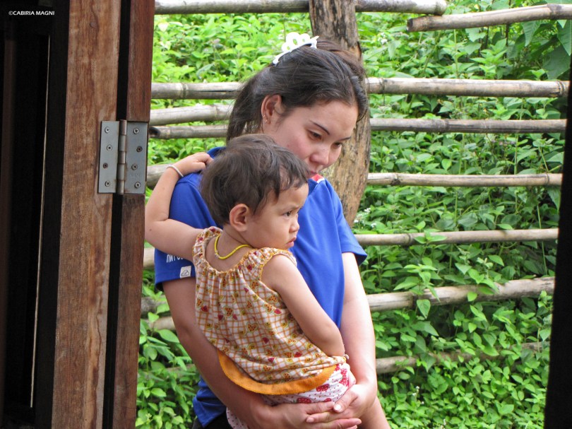 Huay Pakoot: all'uscita della scuola. Cabiria Magni, Thailandia