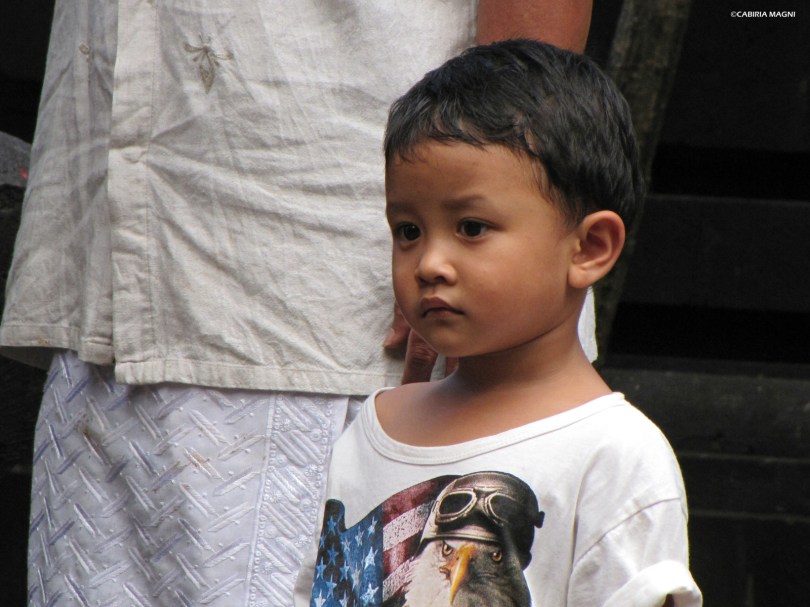 Bali: incontri al Pura Goa Lawah. Cabiria Magni