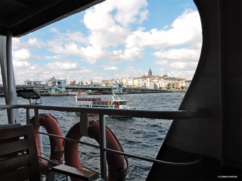 La torre di Galata vista dal traghetto per Uskudar Cabiria Magni Istanbul
