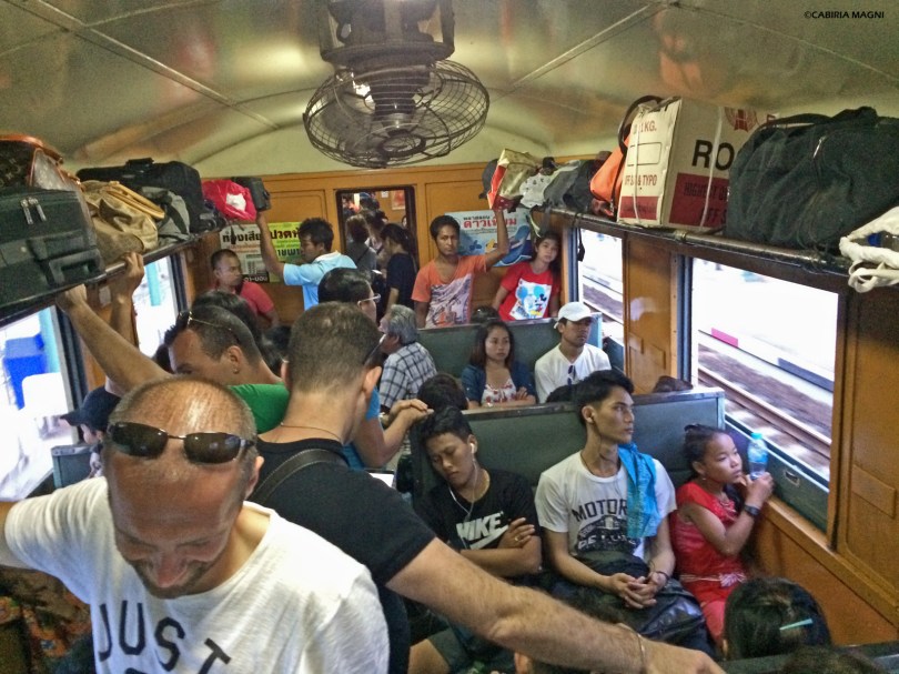 Bangkok - Chachoengsao in treno