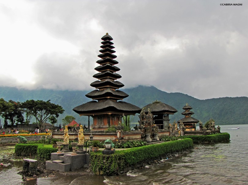 Pura Ulun Danu Bratan, Cabiria Magni