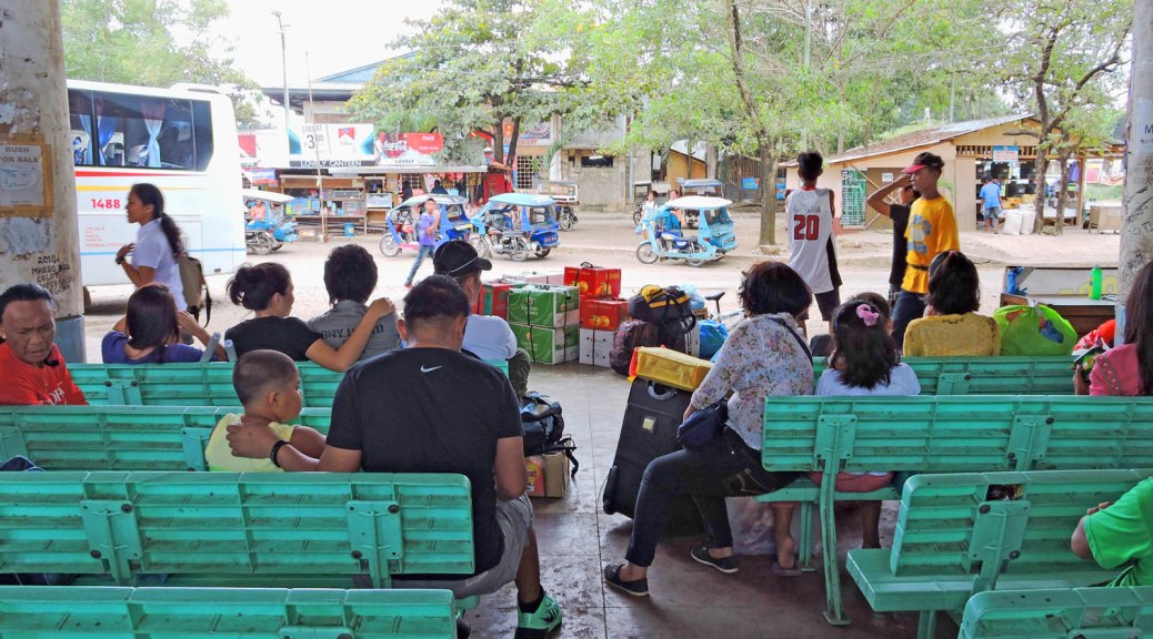 Puerto Princesa: aspettando il bus. Filippine