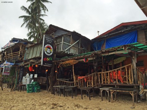El Nido, locali sulla spiaggia. Palawan, Cabiria Magni