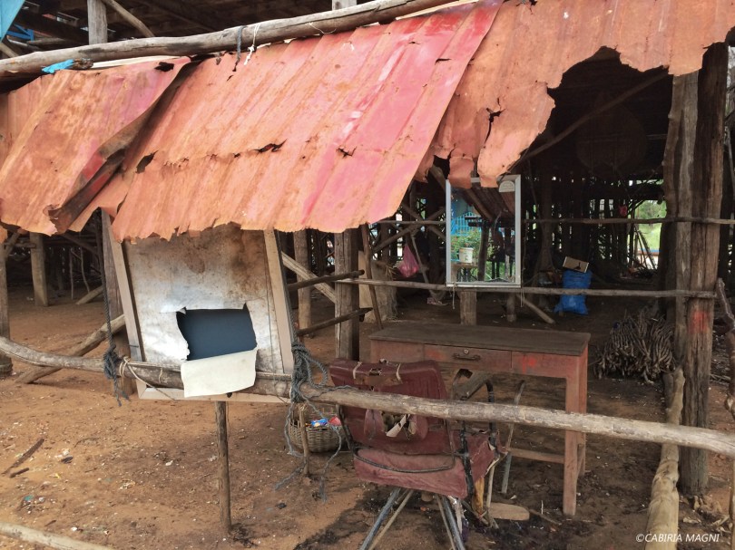 Kampong Phluk, il barbiere. Cabiria Magni