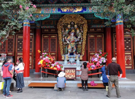 Kunming, interno del tempio Yuantong. Cabiria Magni