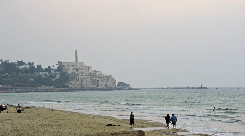 La vista di Jaffa dal lungomare di Tel Aviv. Cabiria Magni