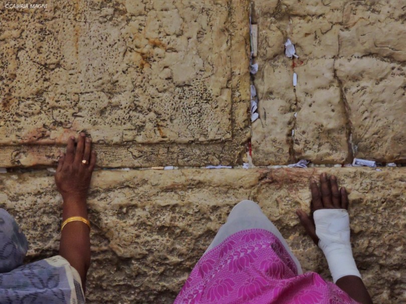 Gerusalemme, le mani del muro del pianto, Cabiria Magni