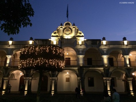 Luz en el Parque Central de Antigua