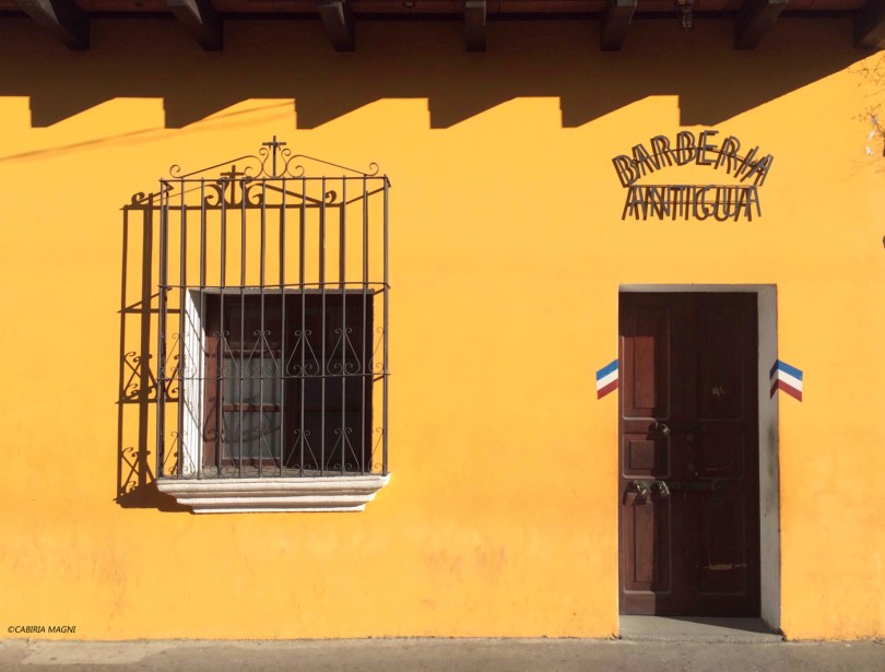 Antigua, Guatemala, barberia. Cabiria Magni