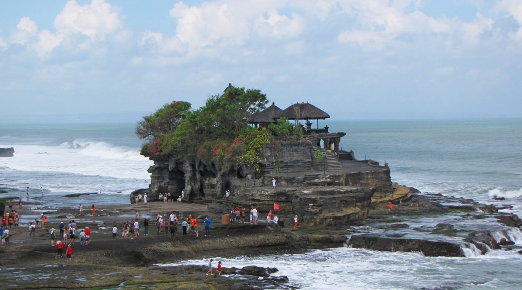 Tanah Lot temple, Bali. Cabiria Magni