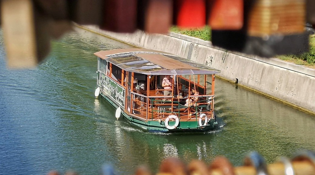 Lubiana, barca su canale